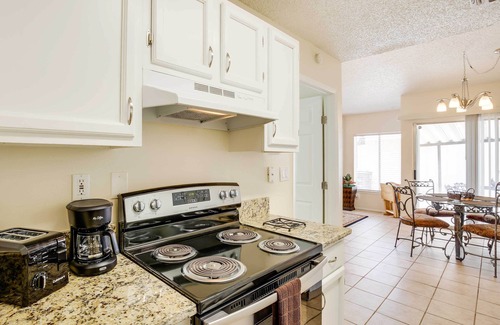 New Territories House | Sunny San Antonio Home w/Backyard + Patio!