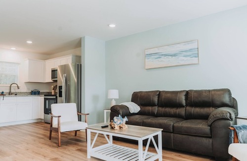 Gulfport House | Sunny Shore Summary: