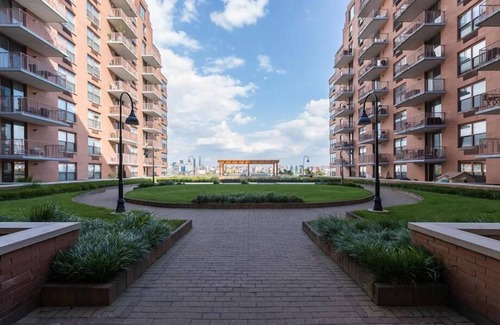 Hoboken Apartment | Sunny & Spacious 1BR | Desk & Free WiFi | Full Kitchen | Downtown Hoboken