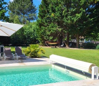 Grayan-Et-L'Hopital Villa | Sunny Villa Nature