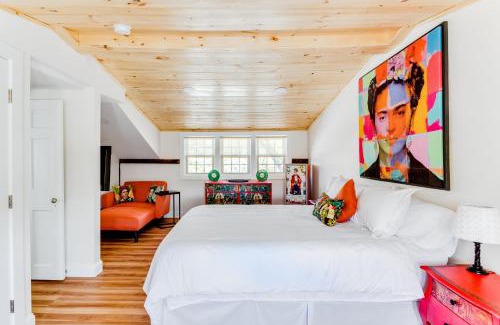 Westport Apartment | Sunny Westport 2 BR Retreat above Historic Mill