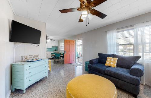 Kiska Beach House | Sunnyside Beach House