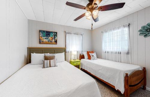 Kiska Beach House | Sunnyside Beach House