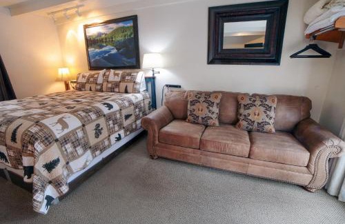 Estes Park Apartment | Sunnyside Knoll- 4 cabin
