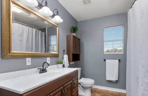 Bacliff Apartment | Sunnyside Retreat - 1 Block from Galveston Bay