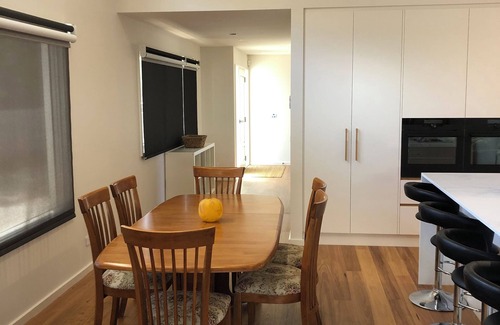 Tomakin House | Sunpatch Guest House