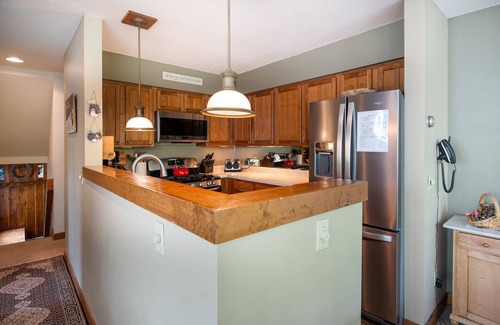 Central Vermont- Killington Condo | Sunrise Bear Ridge: 4BR, 3BA Ski In/Ski Out Condo