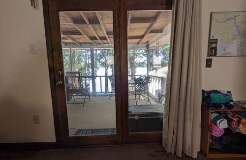 Wise House | Sunrise Cottage on Lake Gaston is great for families and fishermen alike!