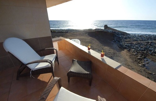 Los Gavilanes Apartment | Sunrise Directly at the sea
