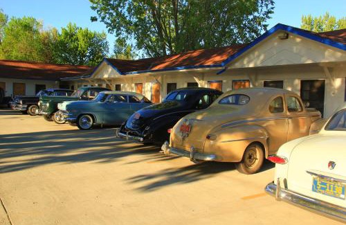 Cody Hotel | Sunrise Motor Inn