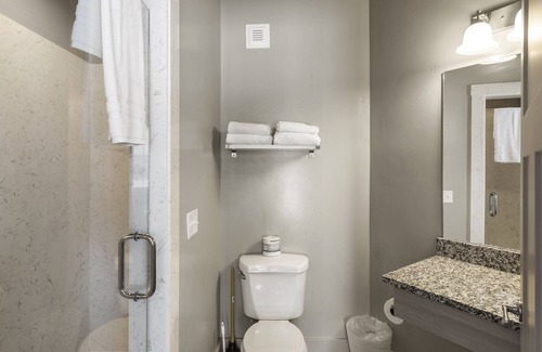 Harbor Village Hotel | Sunrise Resort Room #104 | 0 Bed, 1 Bath