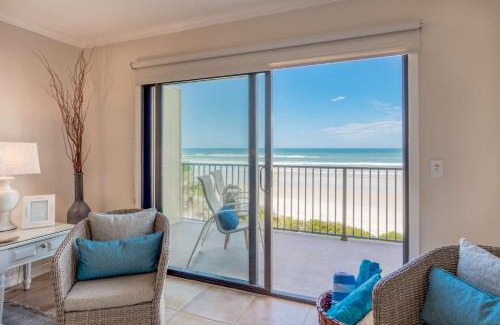 Crescent Beach House | Sunrise Terrace