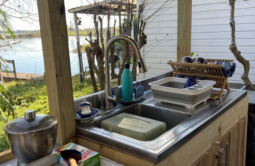 Tavares House | Sunrise to Sunset on private 900 sq ft dock with BBQ!