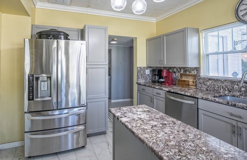 Holly Hill House | Sunrises at home near beach an hour from Orlando