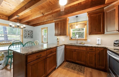 Omaha Cabin | SunRiseViews BirdWatch TableRockLake HotTub FirePit TreeHouse Branson Big Cedar