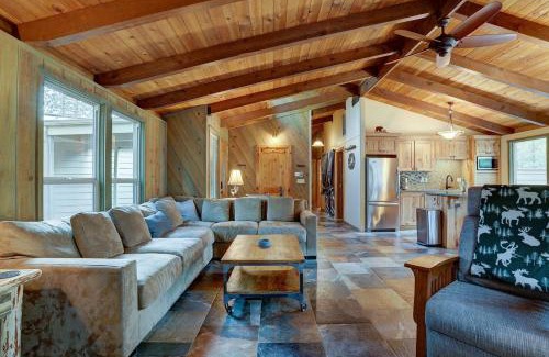 Overlook Park House | Sunriver Escape Sleeps 8 Pet Friendly SHARC Hot Tub