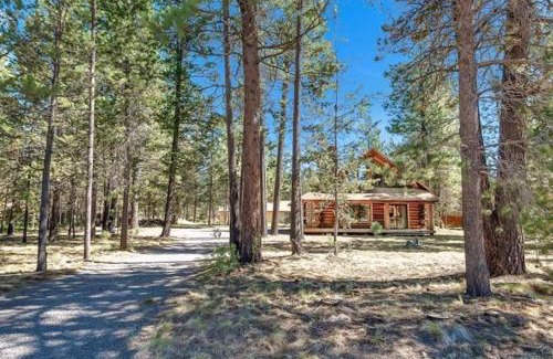 Oregon Water Wonderland House | Sunriver Log Cabin