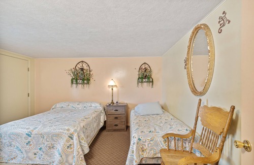 Hudson Hotel | Sunset Acres Motel