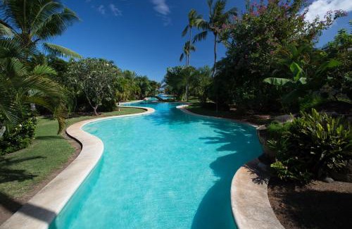 Punaauia Apartment | Sunset Beach Carlton- Tahiti - beachfront luxury residence & pool - 4 pers
