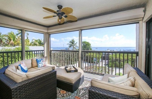 Captiva House | SUNSET CAPTIVA BAYSIDE 101 - BEAUTIFULLY UPDATED CONDO WITH BAY VIEWS, SHORT WALK TO BEACH, AND COMMUNITY POOL!