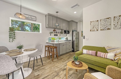 Bayou Oaks House | Sunset Casita near the Bay Indian Beach near Downtown Sarasota City Limits