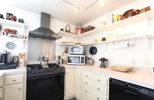 Santa Fe House | Sunset Casita off historic Old Santa Fe Trail