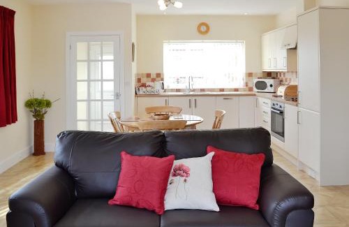 Chickerell House | Sunset Cottage