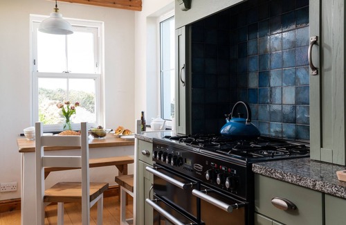 Lower Boscaswell Cottage | Sunset Cottage. Sea views, dog friendly, parking