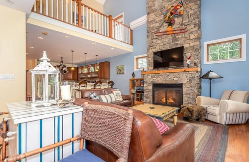 Swanton House | Sunset Cove | Dog Friendly, Lakefront, Dock!