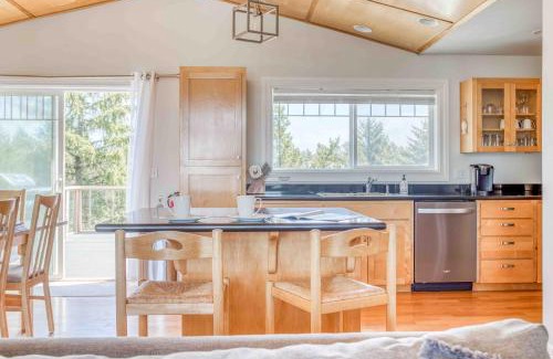 Manzanita House | Sunset Crest MCA 50608 - Meredith Lodging