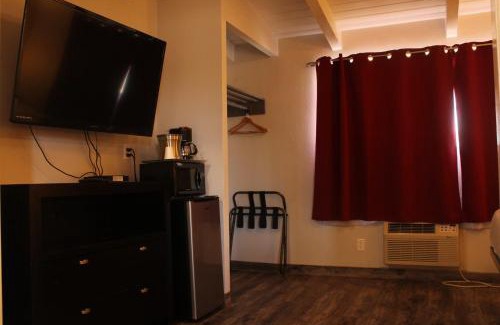 East Side Costa Mesa Hotel | Sunset Inn