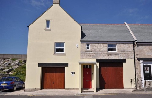 Portland House | SUNSET LODGE, family friendly in Fortuneswell