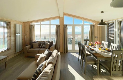 Selsey House | Sunset Lodge, On The Beach, Panoramic Views, Pure Luxury