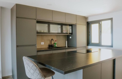 Costa Adeje Ski Chalet | Sunset Luxe - Jacuzzi, Sea View , Netflix