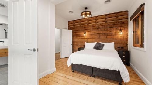 Beechworth House | Sunset On Ford