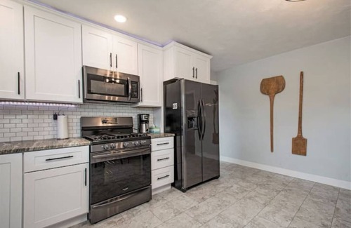 Wyatt House | Sunset Point-Riverfront,SwimSpa,Kayaks,30 Min NDn
