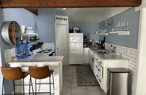 Town of Ledyard House | Sunset Retreat Cayuga Cottage w/hot tub - Cayuga Lake- Panoramic views & Yard. Pet Friendly!