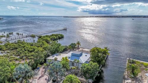 Big Pine Key House | Sunset Retreat