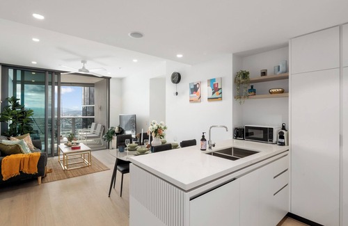 Brisbane Central Business District Apartment | Sunset River View/Queens Wharf/Casino/CBD Riverfront/Top Facility