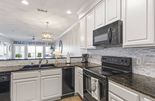 Dadeville Apartment | Sunset Serenity at Lake Martin, Sunset Serenity- 2BR Lake Martin Condo w/best views!