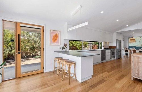Ocean Grove House | Sunset Shack - Sleeps 6 - Dog friendly!