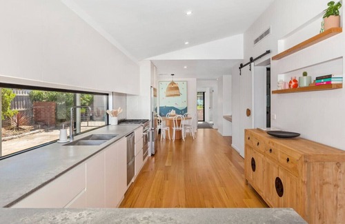 Ocean Grove House | Sunset Shack - Sleeps 6 - Dog friendly!