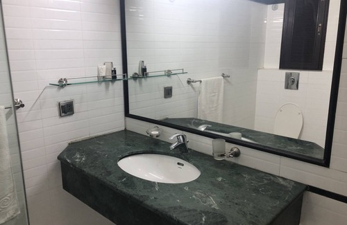 D.H.A. Hotel | Sunset Suites