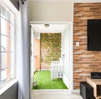 Centurion Apartment | Sunset View Apartment with Free Secure Parking in Central Location