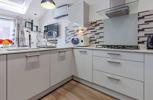 Wednesbury House | Sunset View-luxury 2-bed House Near Birmingham