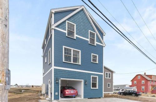 Hampton House | Sunset Views Balcony Marsh Views AC