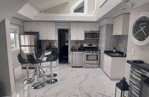 Sunset House | Sunset Views Luxurious 3 Bedroom Castle Home