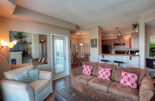 North End Condo | Sunset Waterfront Resort by KelownaGo