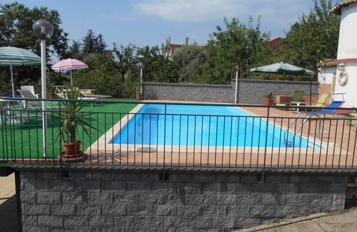 Coste House | SUNSHINE apartment in villa with pool