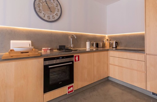 Alfama Apartment | Sunshine Residence in Graça by LovelyStay